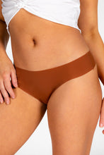 Load image into Gallery viewer, The Shea Butter seamless thong
