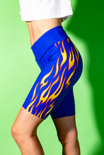 Load image into Gallery viewer, women&#39;s elastic flame bike shorts
