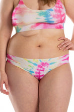 Load image into Gallery viewer, flower child tie dye seamless thong
